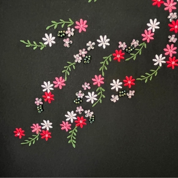 Maggy London Woman Black Sheath Dress with Embroidered & Beaded Floral Pattern - Picture 6 of 10